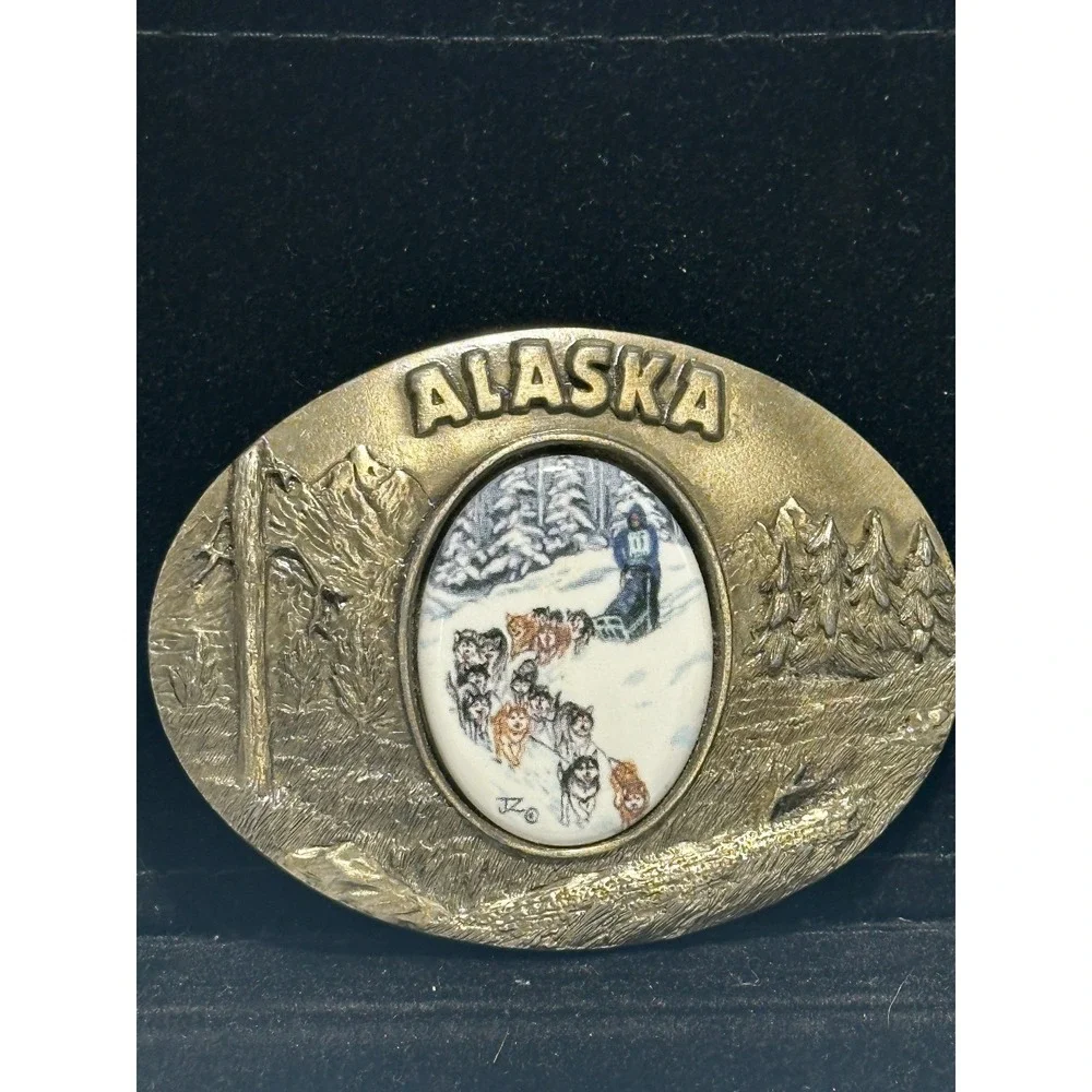 Alaska Dog Sled Belt Buckle Julie Zsupnik Artistic Impressions Vintage USA Made